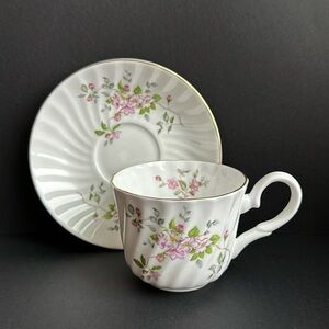 **NEW** Royal Patrician Fine Bone China England Teacup & Saucer Pink Florals